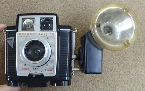 Kodak Eastman : Brownie Twin 20 (With Flash) - Camera - (SB9)