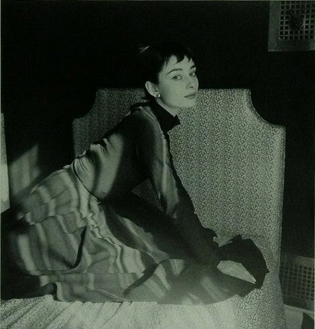 Audrey Hepburn  Kneeling on a bed (1)