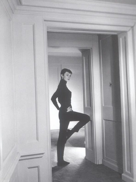 Audrey Hepburn in doorway (2)