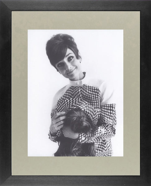 Audrey Hepburn with dog (2)