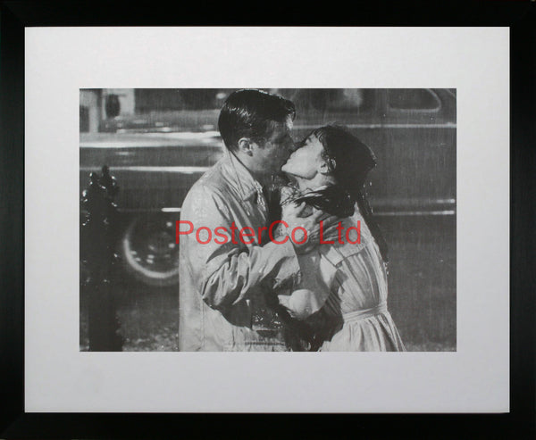 Breakfast at Tiffany's (Paul Varjak and Holly Golightly kissing Scene) - Kingfisher Publishing - Framed Print - 16"H x 20"W